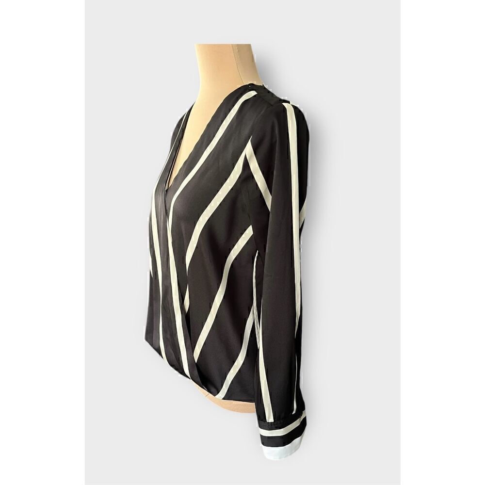 Vince Camuto Women’s Surplice Faux Wrap Long Sleeve Blouse Black and White Strip - Picture 3 of 8